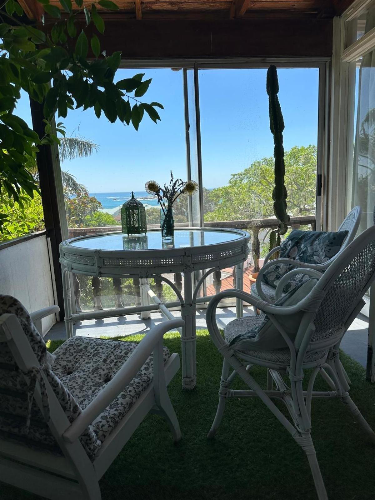 Independent Quaint Flat, Close To Beach 케이프타운 외부 사진